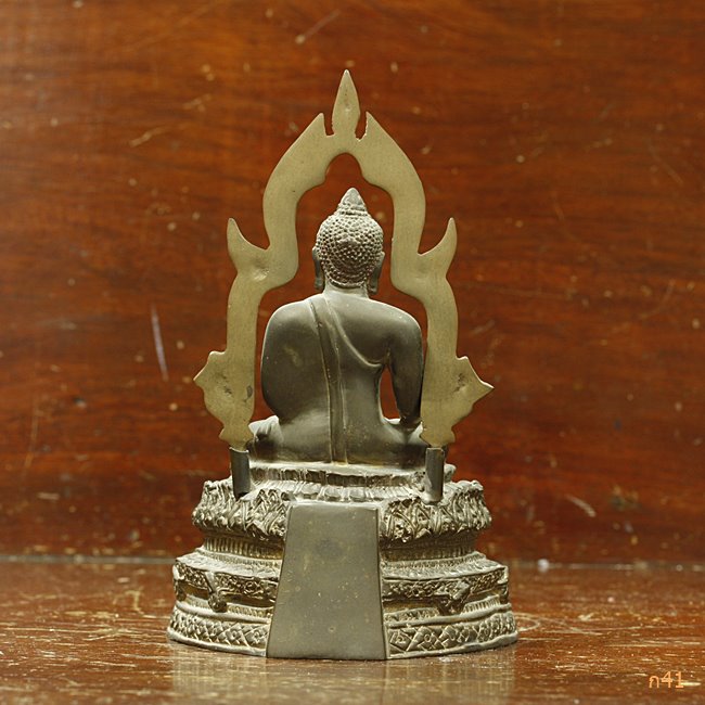 พระบูชาหลวงพ่อเพชร วัดท่าหลวง