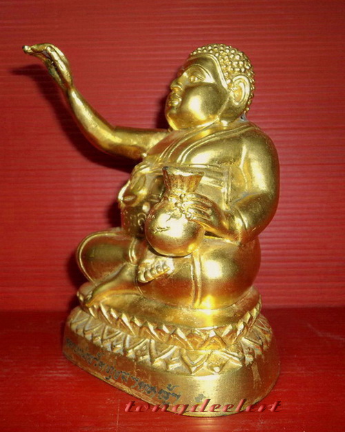 พระสังกัจจายน์กวักบูชาปิดทอง หลวงพ่อลำใย วัดทุ่งลาดหญ้า จ.กาญจนบุรีค่ะ