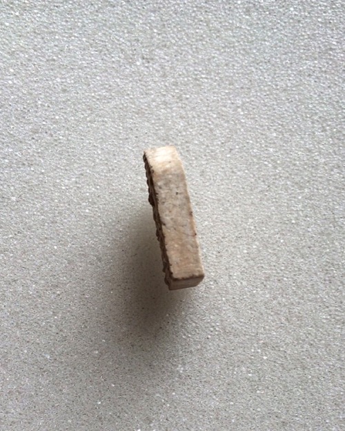 ขุนแผนผงพรายกุมาร ผ้าป่า ปี46 พิมพ์เล็ก เนื้อขาวตะกรุดทองแดง