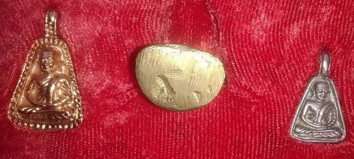 ชุดหลวงพ่อเงินรุ่นร่วมใจสร้างสะพานวัดหิรัญญาราม พิจิตร ปี 28