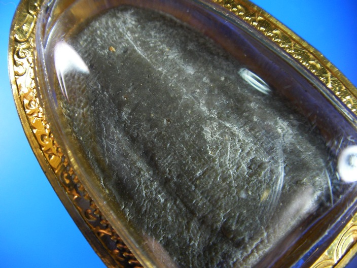 พระผงผสมว่านรุ่นแรก หลวงปู่ดู่ วัดสะแก ปี2492 พิมพ์พระแก้วมรกตเล็บมือ จารตาเปิดเนตร