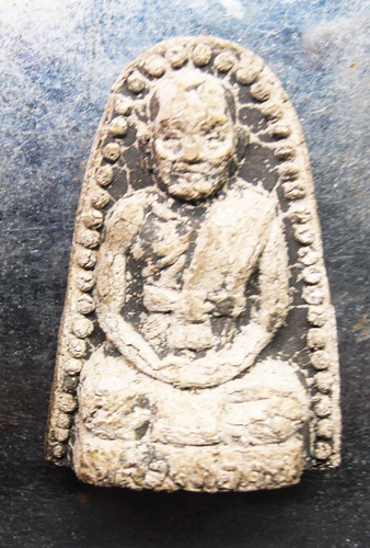 พระผงข้างเม็ด หลวงพ่อคง วัดวังสรรพรส หลังพระปิดตา สวยๆครับ