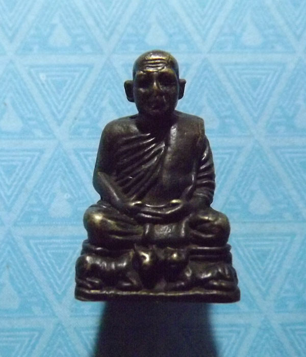 รูปหล่อ เสือวัว หลวงพ่อสมชาย วัดเขาสุกิม จ.จันทบุรี