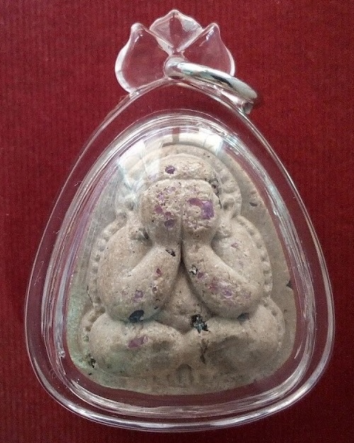 พระปิดตาปุ้มปุ้ย เนื้อเกสรโรยพลอย หลวงปู่ทิม วัดพระขาว ที่ระลึกงานประจำปี47...เคาะเดียวแดง...