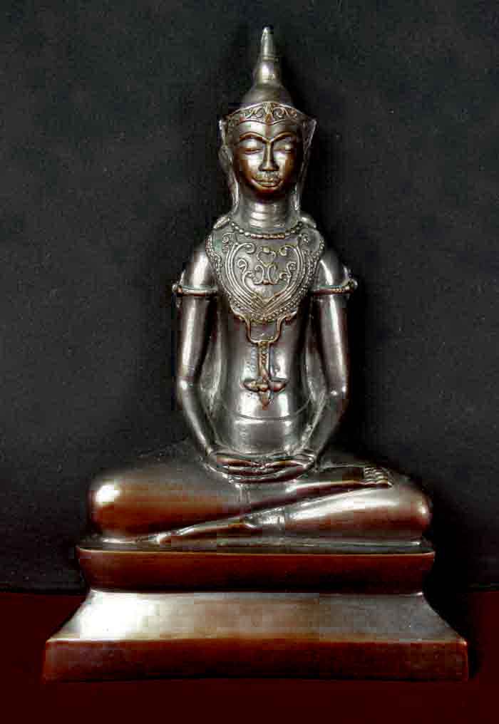 พระบูชาลพบุรีทรงเครื่อง พุทธศิลปสวยงามย้อนยุค เนื้อทองเหลืองผิวมันปู หนาตัก 4.5 นิ้วสูง 9 นิ้ว ฐาน 6