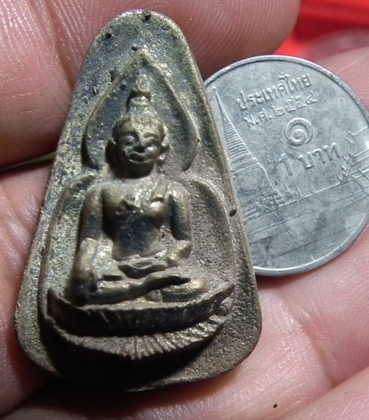 หลวงพ่อเพชรหลังอุ หล่อดินไทยเบ้าทุบ อุณาโลมแดง วัดนครชุม พิจิตร ปี47