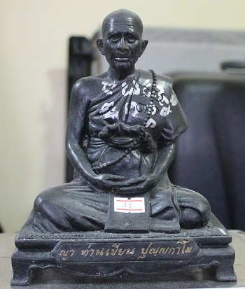 พระบูชา ขนาด 5 นิ้ว  หลวงปู่เขียน  ปุญญกาโม  หมายเลข  48