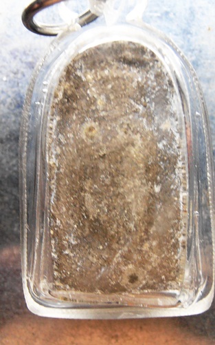 หลวงปู่ทวดหลวงปู่หมุนแข้งขีดสวยๆครับเลี่ยมใว้แล้วครับ