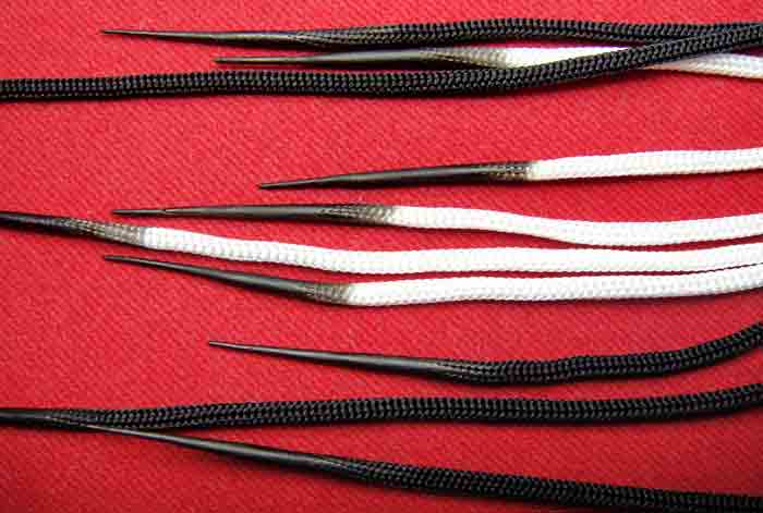 เชือกร่มปลายแหลม ลายถักเหนียวแน่น รับน้ำหนักได้ดี สำหรับนำไปร้อยสร้อยตามแบบที่คุณต้องการ ขนาดความยาว