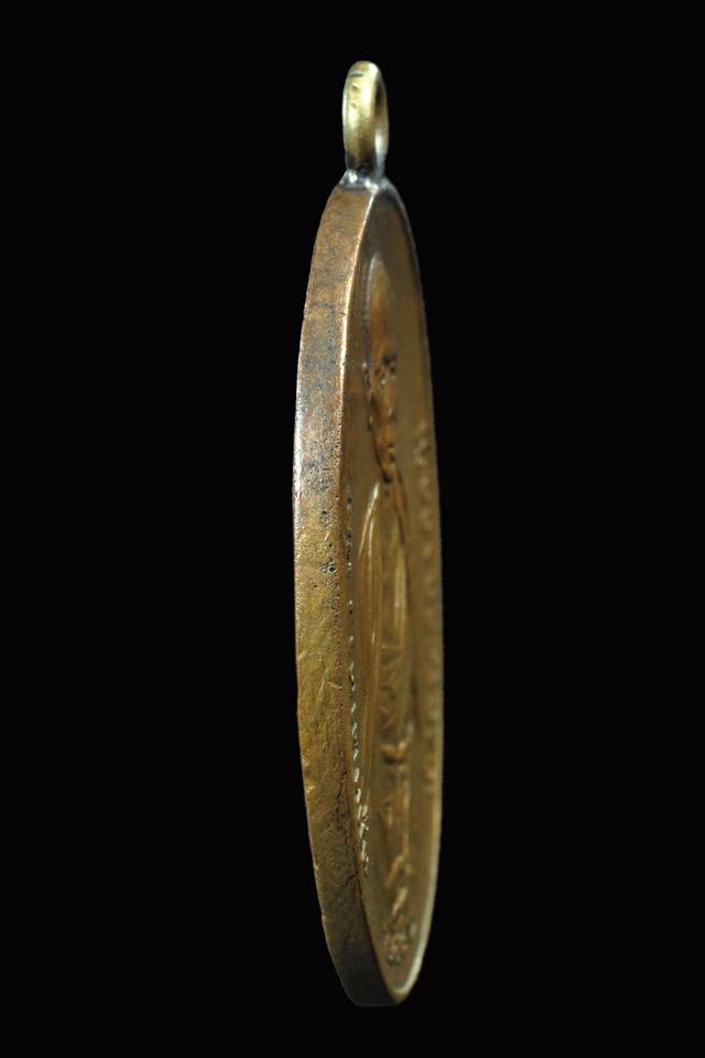 เหรียญครูบาศรีวิชัย นักบุญแห่งล้านนาไทย 2482 สามชาย สระอู ข.ไข่ เนื้อทองฝาบาตร สวยคลาสสิค