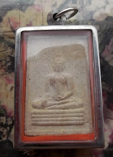 วัดใจเริ่ม 10 บาท กับ ผงพระพุทธรูปทองคำ วัดไตรมิตรวิทยาราม กรุงเทพ …AT327