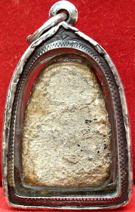 *พระกรุุวัดเงินคลองเตย พิมพ์เล็บมือ ฐานสามชั้น เลี่ยมเงินเก่า*