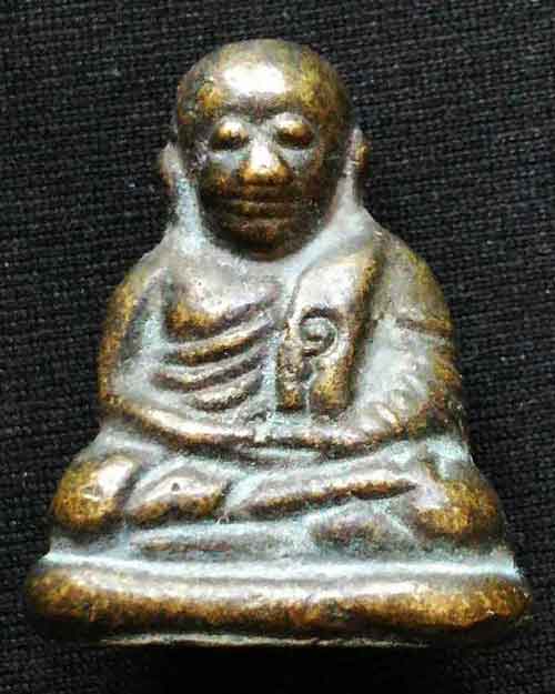 หลวงพ่อเงิน รุ่นฟ้าคำรณ ปี ๒๕๓๔ เนื้อโลหะโบราณหล่อ โค๊ตชัดเจน (เคาะเดียวแดง)