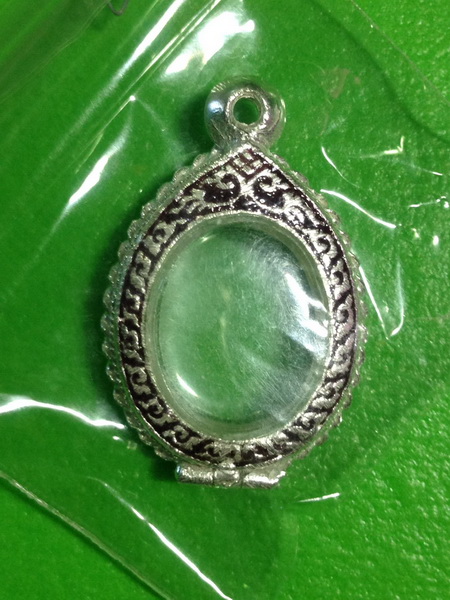 ตลับเงินลงยา ใส่เม็ดแตง เคาะเดียวครับ