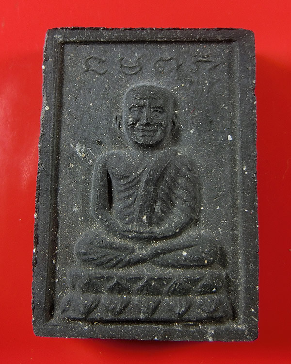 หลวงปู่ทวดเนื้อว่าน รุ่นกองทุน วัดช้างไห้ ปี 2535 พิมพ์ใหญ่