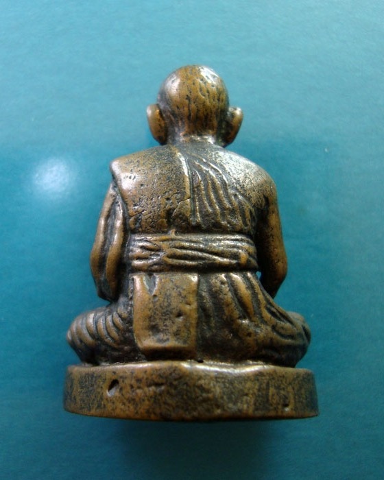 รูปหล่อพิมพ์นิยม หลวงพ่อแช่ม วัดดอนยายหอม