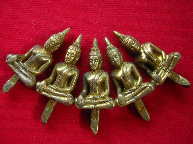 เคาะเดียว 5 องค์ รุ่นแรก พร ะยอดธงโฆษปัญโญ ลป.คำพันธ์ พิมพ์เล็ก เนื้อฝาบาตร ปี39 กล่อง