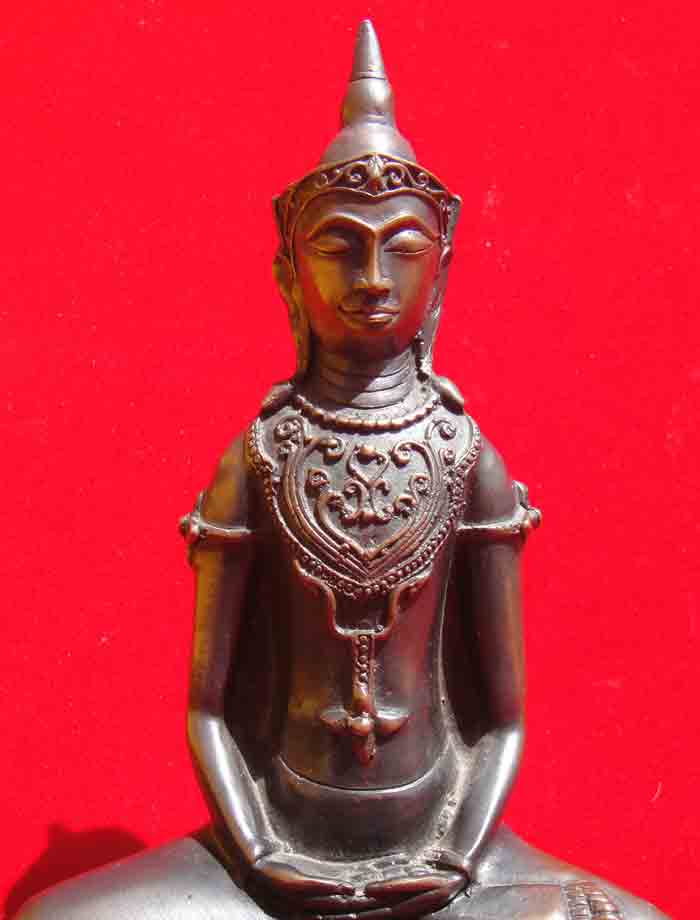 พระบูชาลพบุรีทรงเครื่อง พุทธศิลปสวยงามย้อนยุค เนื้อทองเหลืองผิวมันปู หนาตัก 4.5 นิ้วสูง 9 นิ้ว ฐาน 6