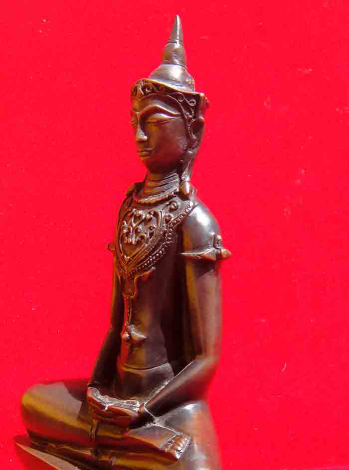 พระบูชาลพบุรีทรงเครื่อง พุทธศิลปสวยงามย้อนยุค เนื้อทองเหลืองผิวมันปู หนาตัก 4.5 นิ้วสูง 9 นิ้ว ฐาน 6