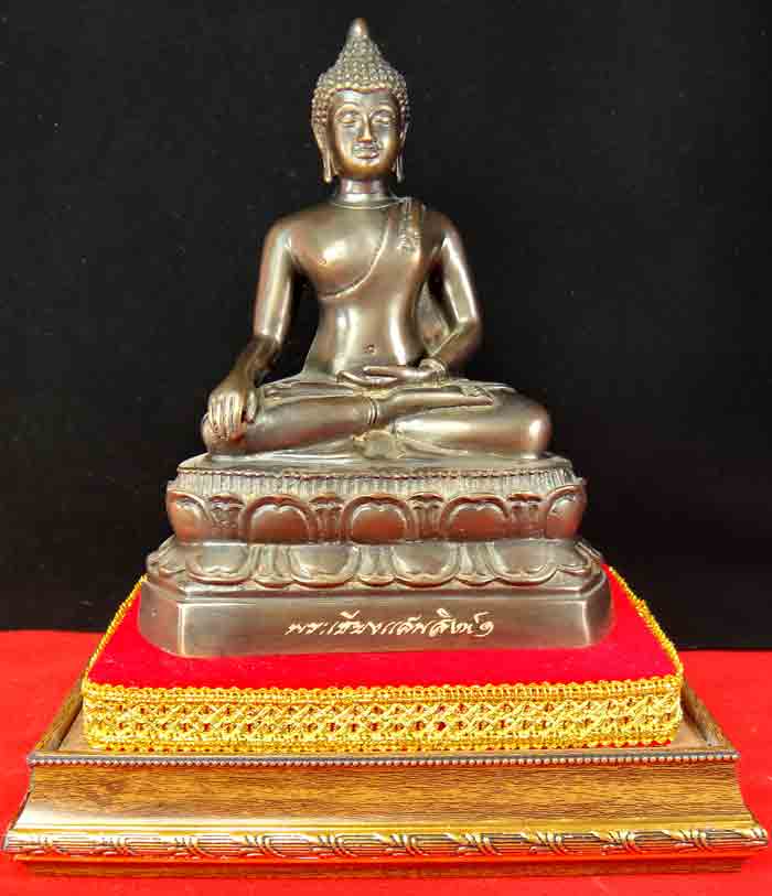 ***พระพุทธรูปศิลปะแบบสมัยเชียงแสน(สิงห์๑) เนื้อทองเหลืองรมมันปู พุทธศิลป์ใหม่ย้อนยุค ประณีตสวยงามมาก