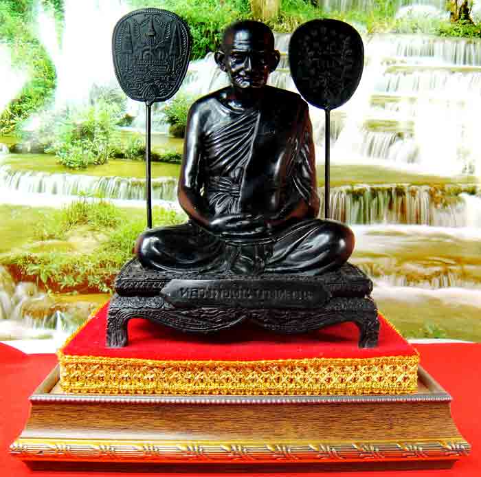 ***หลวงพ่อเงิน เนื้อทองเหลืองรมดำ ขนาดหน้าตัก 5 นิ้ว ฐาน 4.5 x 6 นิ้ว สูง 7.5 นิ้ว ใต้ฐานอุดแผ่นยันต