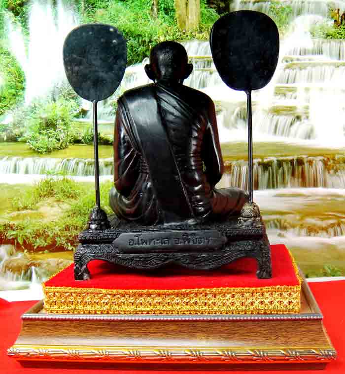 ***หลวงพ่อเงิน เนื้อทองเหลืองรมดำ ขนาดหน้าตัก 5 นิ้ว ฐาน 4.5 x 6 นิ้ว สูง 7.5 นิ้ว ใต้ฐานอุดแผ่นยันต