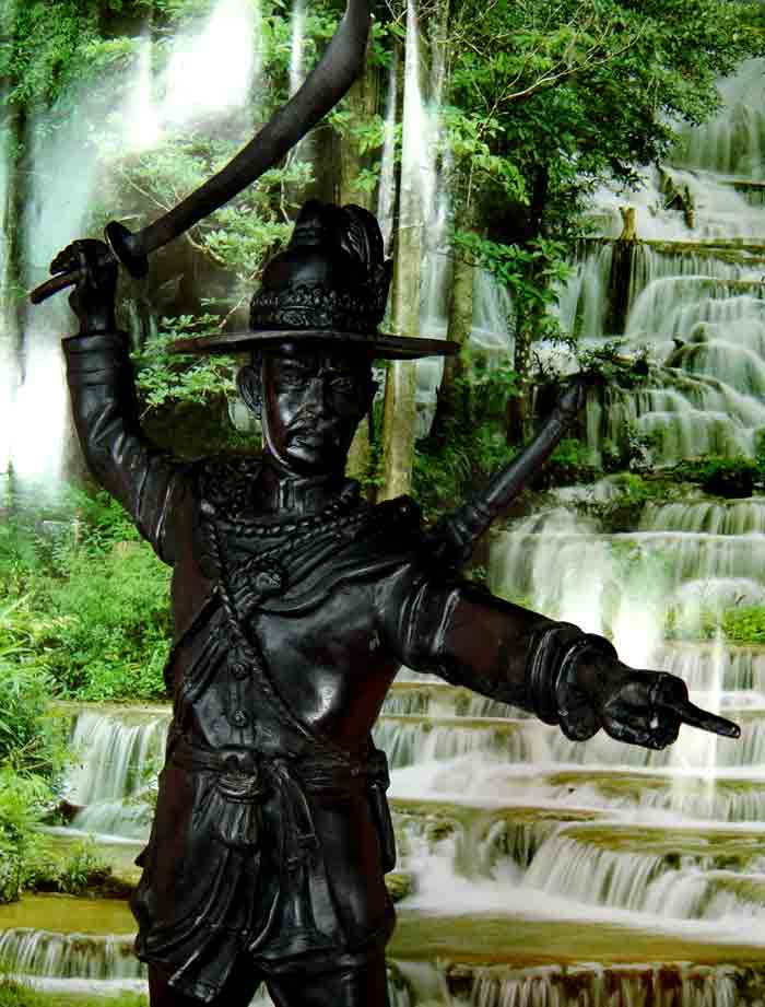 **พระบูชาสมเด็จพระเจ้าตากสินมหาราช** ขนาดความสูง14นิ้ว ฐาน 4.8 นิ้ว(อิริยาบถที่สวยงามมาก)