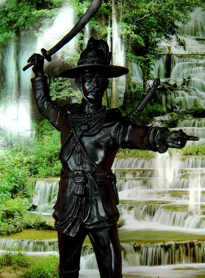 **พระบูชาสมเด็จพระเจ้าตากสินมหาราช** ขนาดความสูง14นิ้ว ฐาน 4.8 นิ้ว(อิริยาบถที่สวยงามมาก)