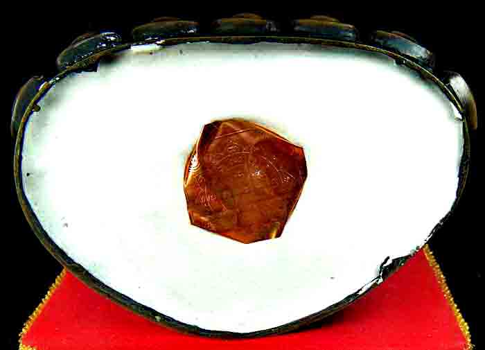 ***พระกริ่งบูชา*** เนื้อทองเหลืองรมมัน หน้าตัก 5 นิ้ว ฐานกว้าง 4 x 6 นิ้ว สูง 9 นิ้ว ใต้ฐานอุดแผ่นยั