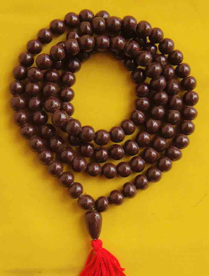 สร้อยประคำเหล็กน้ำพี้ 108 เม็ด จากบ่อเหล็กน้ำพี้ อุตรดิตถ์ เส้นผ่าศูนย์กลางเม็ด 1 เซนติเมตร ขนาดความ