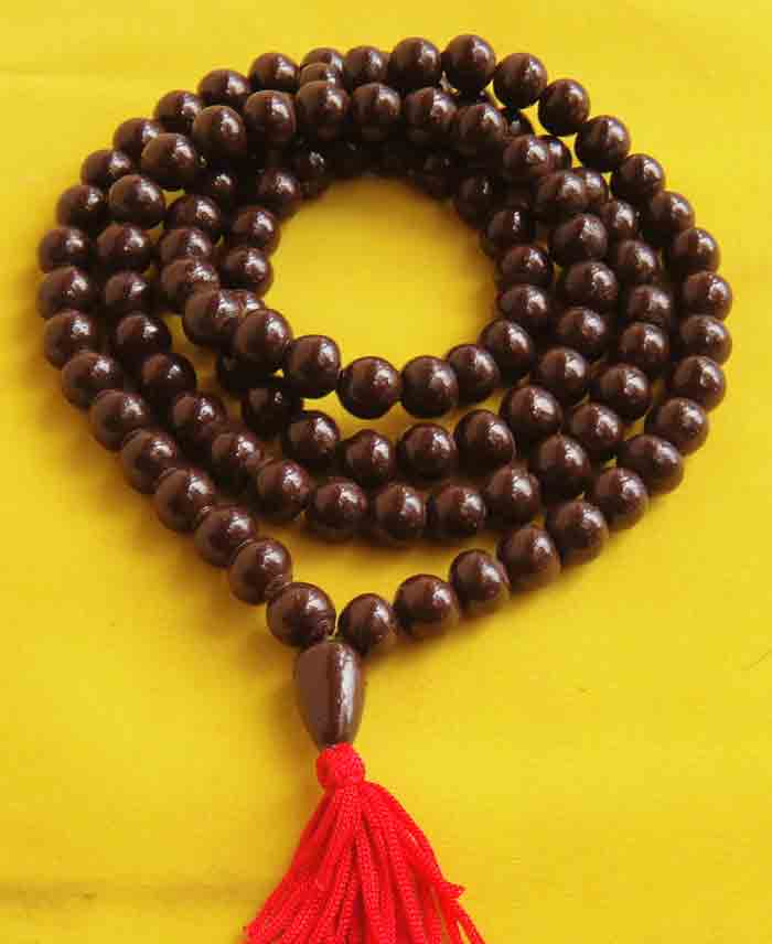 สร้อยประคำเหล็กน้ำพี้ 108 เม็ด จากบ่อเหล็กน้ำพี้ อุตรดิตถ์ เส้นผ่าศูนย์กลางเม็ด 1 เซนติเมตร ขนาดความ