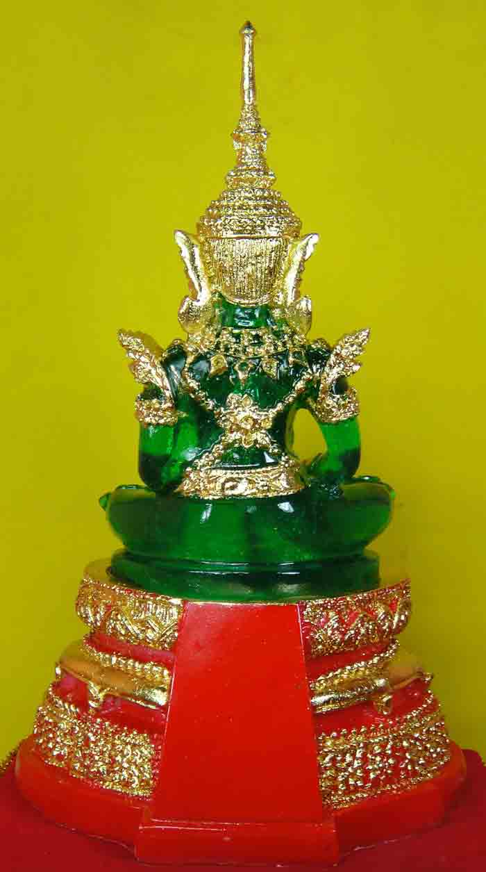 พระแก้วมรกต พิมพ์ทรงเครื่องฤดูร้อน งานพุทธศิลป์ประณีตสวยงามมาก ขนาดหน้าตักกว้าง 4.5 นิ้ว ฐาน 7x4.5 น