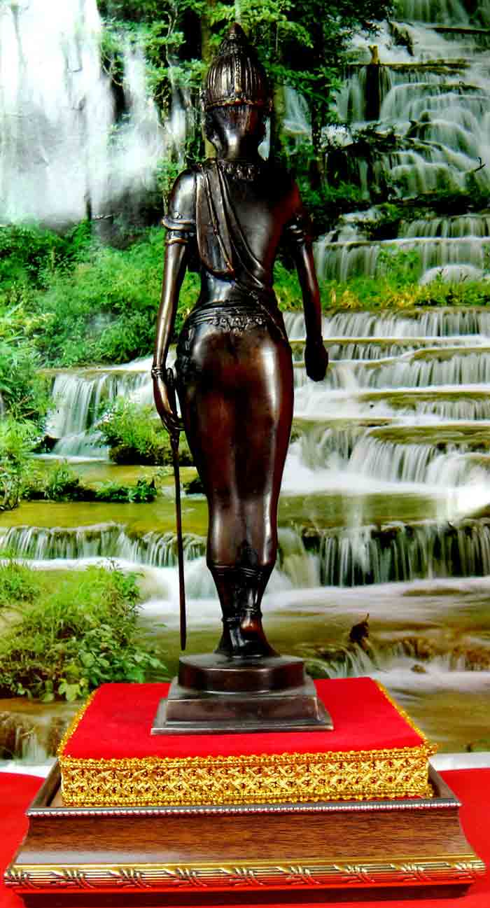 ***พระนางจามเทวี อ.เมือง จ.ลำพูน เนื้อทองเหลืองผิวรมมันปู ความสูง ๑๓ นิ้ว   รายละเอียด ***พระนางจามเ