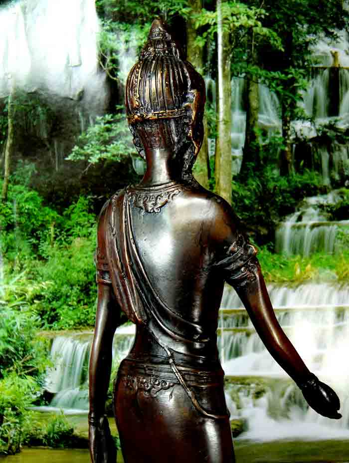 ***พระนางจามเทวี อ.เมือง จ.ลำพูน เนื้อทองเหลืองผิวรมมันปู ความสูง ๑๓ นิ้ว   รายละเอียด ***พระนางจามเ