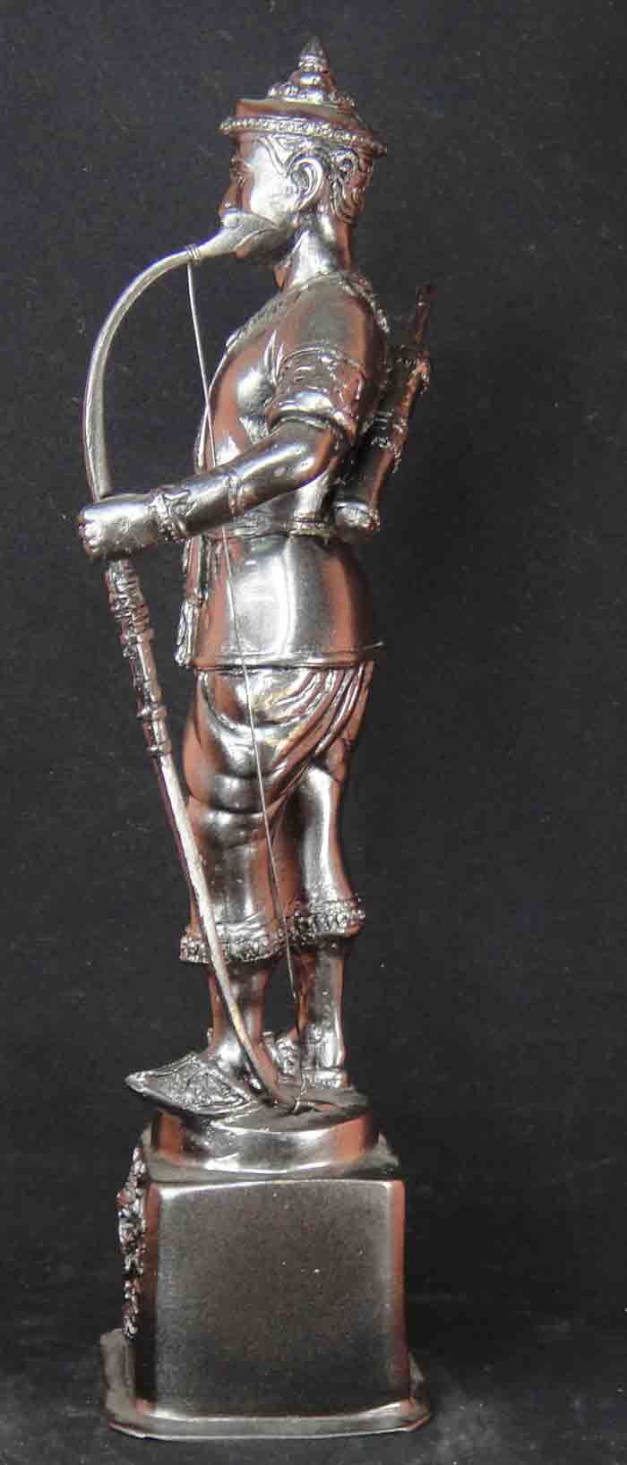 พระเจ้าพรหมมหาราช สิ่งศักดิ์สิทธิ์ประจำเมืองแม่สาย ขนาดความสูง 12.5 นิ้ว ฐาน 3 x 3 นิ้ว เนื้อทองเหลื