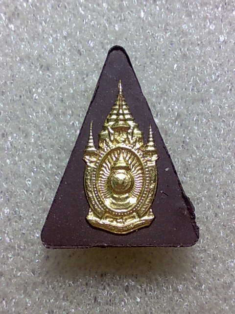 พระพุทธมหาสุวรรณปฎิมากร เนื้อผงปิดทองเดิมๆครับ