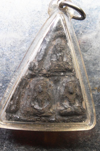 พระแผงตัดสามเนื้อชินเงิน กรุวัดราษบูรณะ อยุธยา สวยๆเก่าๆครับ