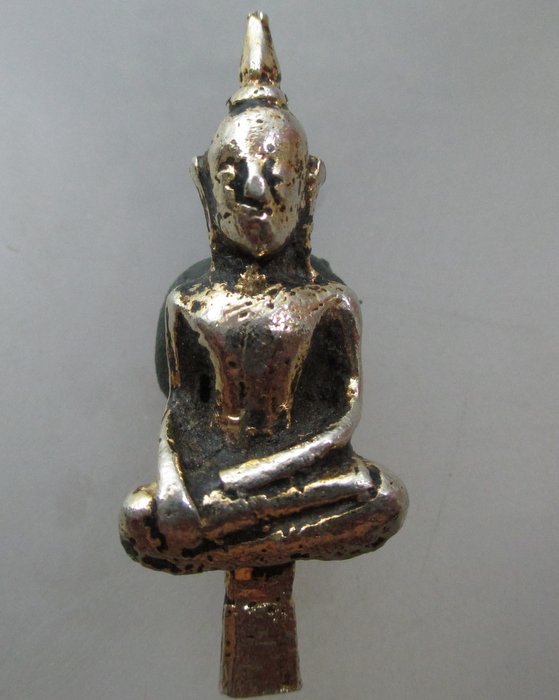 20 บาท พระยอดธง  ตอก พญม กะไหล่เงิน