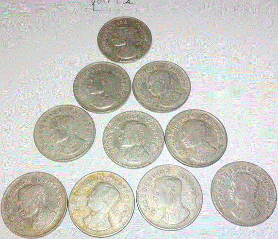 เหรียญ 1 บาท พญาครุฑปี2517 10 เหรียญ ชุดที่#2 แถมเหรียญห้าบาท9เหลี่ยมปี15และเหรียญ5บาทครุฑเฉียงปี20