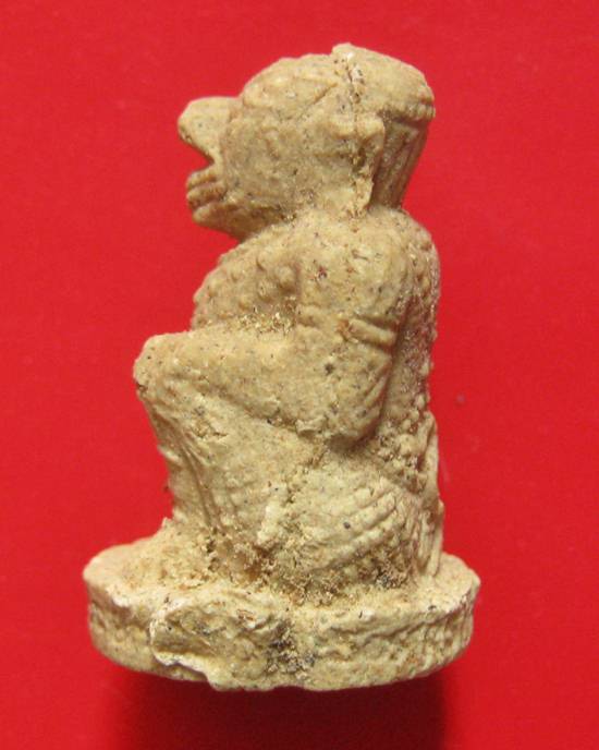 หนุมานชมภูนุช เนื้อผง ฐานกลม หลวงปู่หมุน ฐิตสีโล ออกวัดซับลำใย ปี 43