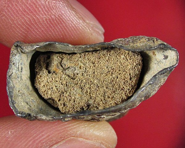 พระแก้บนสมัยอยุธยา เนื้อชินตะกั่ว ก้นอุดดิน กรุวัดเชิงท่า จ.นนทบุรี 