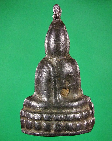 พระพุทธหล่อเนื้อตะกั่ว ฝังเขี้ยวหมาป่า หลวงพ่อดำ วัดกุฏิ ปราจีนบุรี