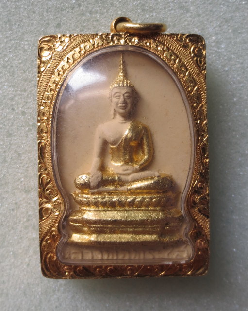 พระผงรุ่นแรก(พิมพ์ใหญ่) เลี่ยมทองคำ หลวงพ่อพระใส จ.หนองคาย สร้างปี ๒๕๒๐ 39