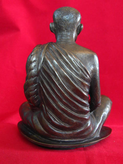  หลวงตามหาบัว พระบูชา 5 นิ้ว รุ่นทีระลึกฉลองเจดีย์น้ำหนาว ฐา น ถอดได้ ปี 53