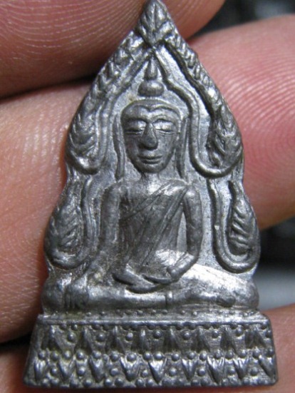พระพุทธชินราชหลวงปู่เฮี้ยง ปี2505 เนื้อตะกั่ว วัดป่า จ.ชลบุรี สภาพพอสวย มาพร้อมบัตรรับรอง  