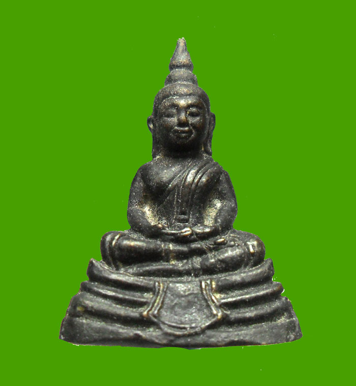 รูปหล่อ หลวงพ่อโสธร หล่อสนามหลวง พ.ศ.2549