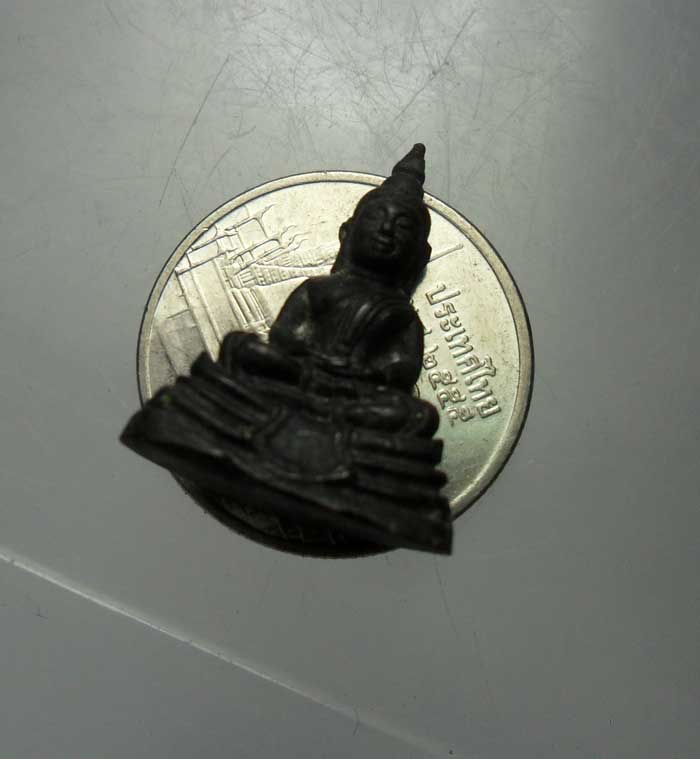 รูปหล่อ หลวงพ่อโสธร หล่อสนามหลวง พ.ศ.2549