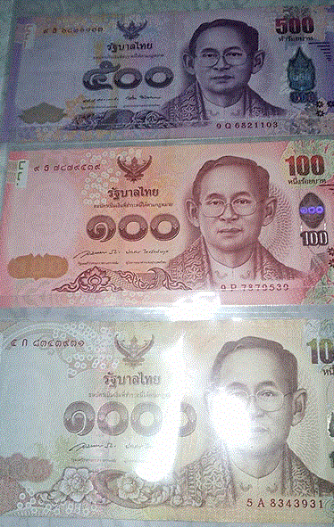 นบัตรใบละ500 บาท ที่ระลึกพระบรมราชินี7รอบ+ ธนบัตรใบละ 1000 บาทหลังร5เลิกทาส+ธนบัตรใบละ100พระเทพ60พรร