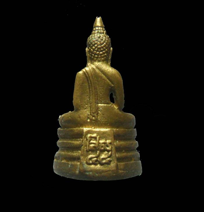 หลวงพ่อโสธร ใต้ฐานตอกโค้ตหมายเลข