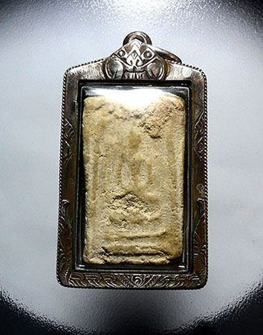 พระสมเด็จ กรุวัดบึงพระยาสุเรนทร์ กทม. พิมพ์ฐานแซม เลี่ยมกรอบ เงินเก่า